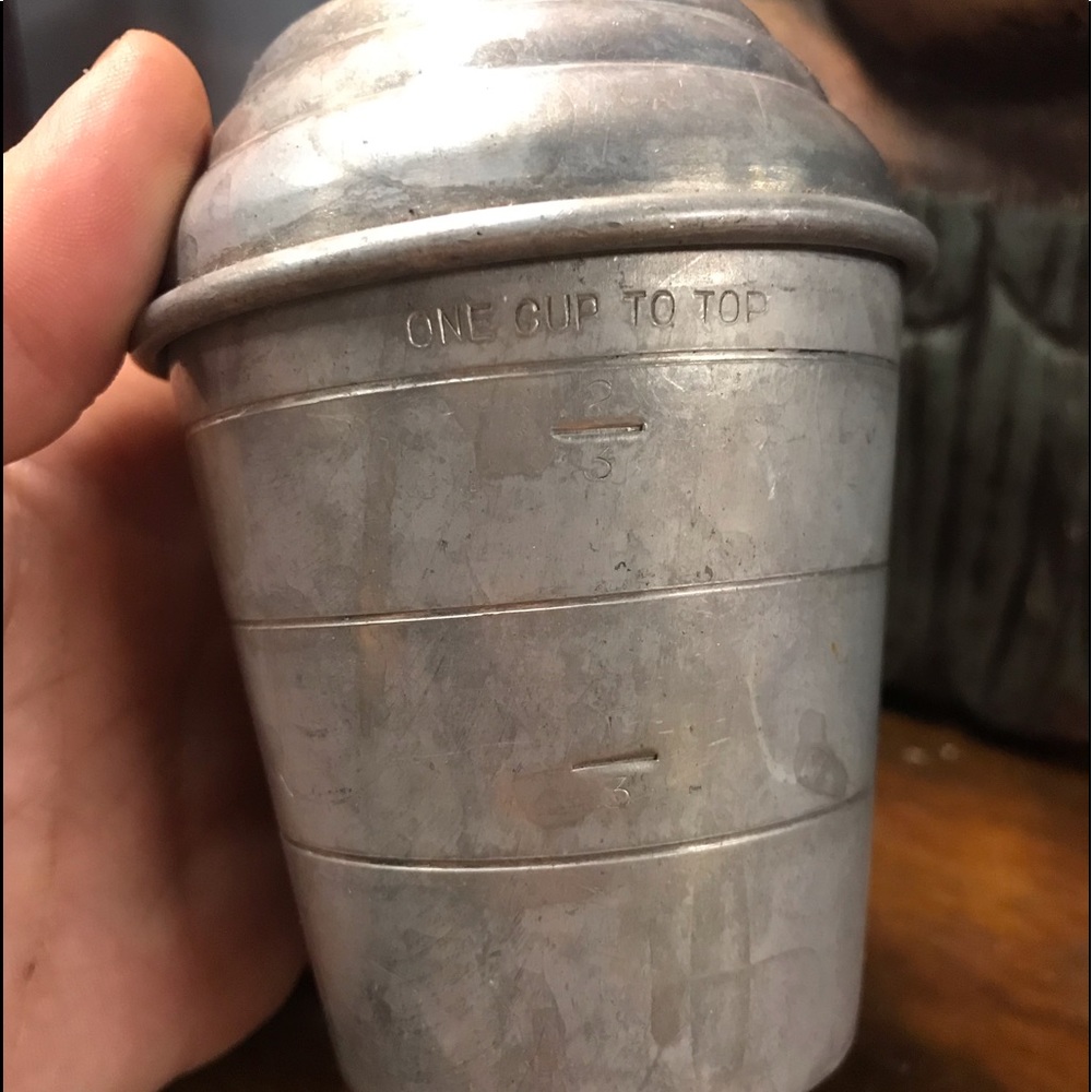 Mirro Vintage Aluminum Travel Measuring Cup w/ Lid